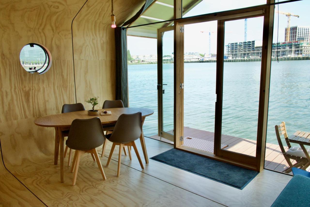 Wikkelboat Nr1 At Floating Rotterdam Rijnhaven Villa Bagian luar foto
